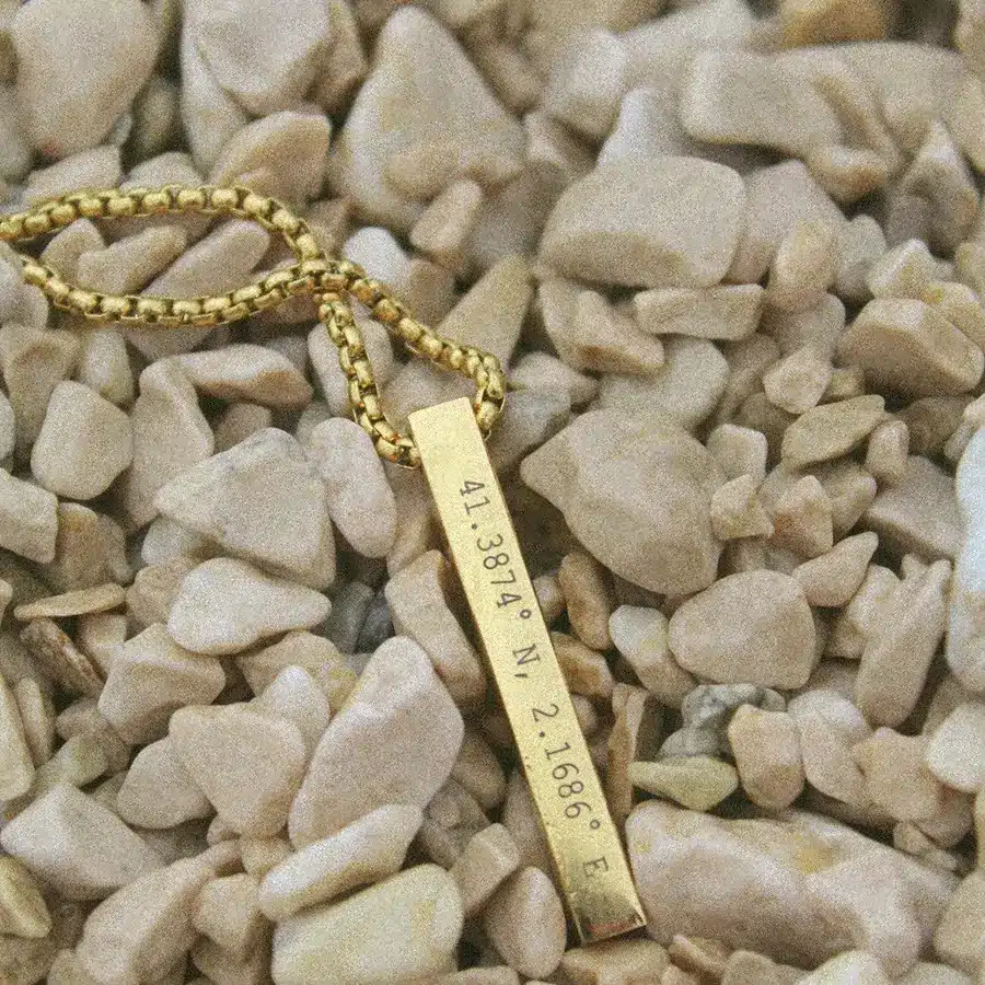 قلادة ذهبية مميزة - عبارة و شعار من اختيارك 9 bg012