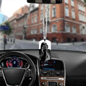 تعليقة سيارة فضية مميزة من تصميمك